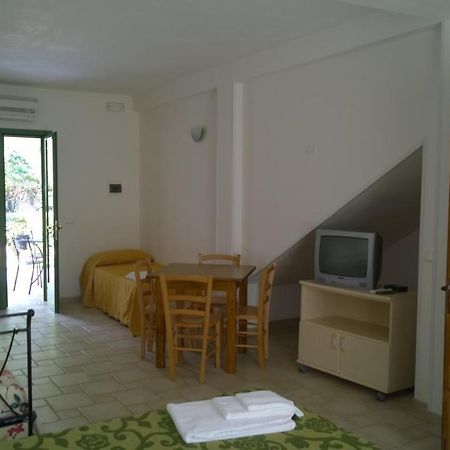 אלימיני Family Village Otranto מראה חיצוני תמונה