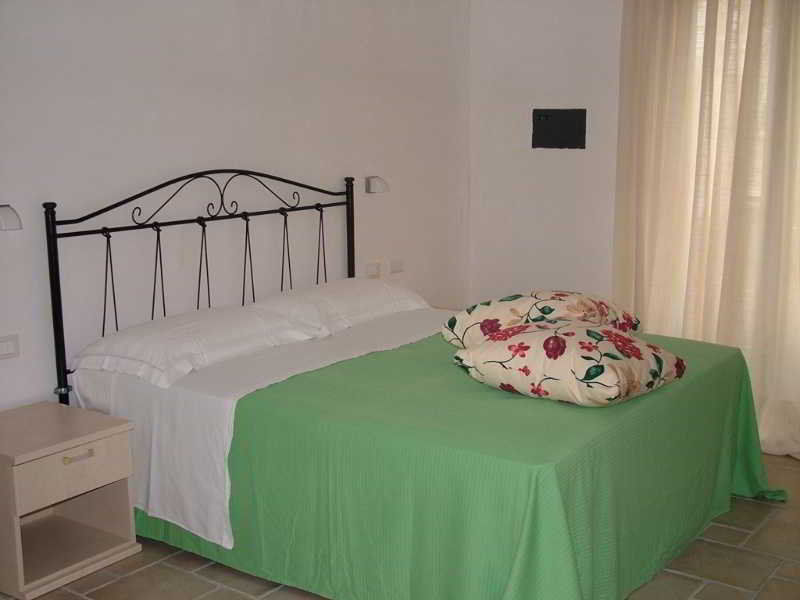 אלימיני Family Village Otranto מראה חיצוני תמונה